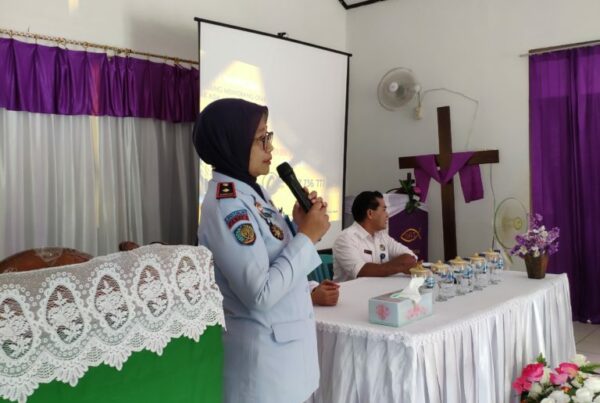 Tes Urine Narkoba untuk Deteksi Dini kepada Warga Binaan Pemasyarakatan Lapas Perempuan Kelas IIB Kupang Tes Urine Narkoba untuk Deteksi Dini kepada Warga Binaan Pemasyarakatan Lapas Perempuan Kelas IIB Kupang