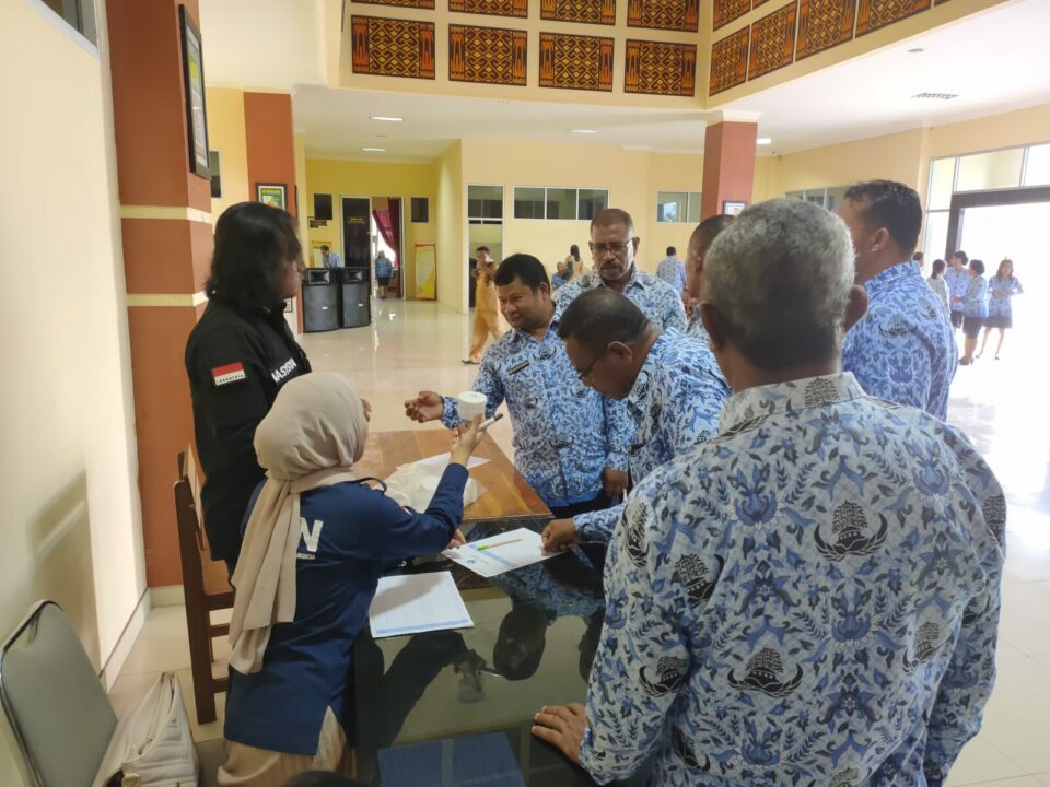 Tes Urine Narkoba untuk Deteksi Dini kepada Pejabat dan Pegawai di Lingkungan Kerja Dinas PUPR Provinsi NTT dalam rangka Implementasi RAN P4GN