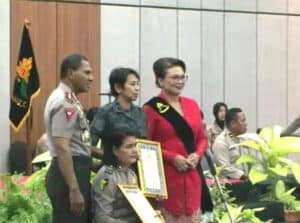 BERHASIL GAGALKAN PENYELUDUPAN GANJA, PERSONIL BNNP NTT DAPAT PENGHARGAAN DARI KAPOLDA NTT BERHASIL GAGALKAN PENYELUDUPAN GANJA, PERSONIL BNNP NTT DAPAT PENGHARGAAN DARI KAPOLDA NTT