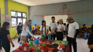 Sosialisasi Bahaya Penyalahgunaan Narkoba melalui Branding Booth Bersinar Pelajar SMA & SMK Reformasi Plus di Hari Sumpah Pemuda Sosialisasi Bahaya Penyalahgunaan Narkoba melalui Branding Booth Bersinar Pelajar SMA & SMK Reformasi Plus di Hari Sumpah Pemuda