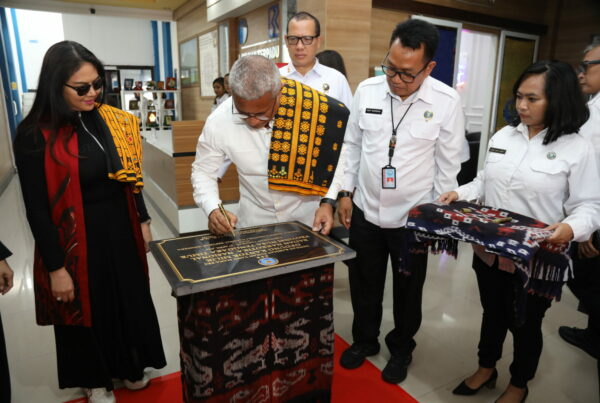 LAKSANAKAN KUNJUNGAN KERJA KE BNN PROVINSI NTT, KEPALA BNN RI RESMIKAN GEDUNG KANTOR HAK MILIK BNNP NTT HIBAH DARI PEMPROV NTT