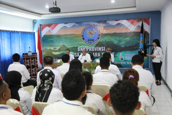 Kepala BNN RI, Komjen Pol. Marthinus Hukom, S.I.K., M.Si melakukan Kunjungan Kerja ke BNN Provinsi Nusa Tenggara Timur Kepala BNN RI, Komjen Pol. Marthinus Hukom, S.I.K., M.Si melakukan Kunjungan Kerja ke BNN Provinsi Nusa Tenggara Timur