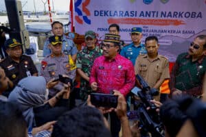 BNNP NTT BANGUN KOMITMEN BERSAMA MASYARAKAT PESISI LABUAN BAJO DALAM PERANG MELAWAN NARKOBA BNNP NTT BANGUN KOMITMEN BERSAMA MASYARAKAT PESISI LABUAN BAJO DALAM PERANG MELAWAN NARKOBA