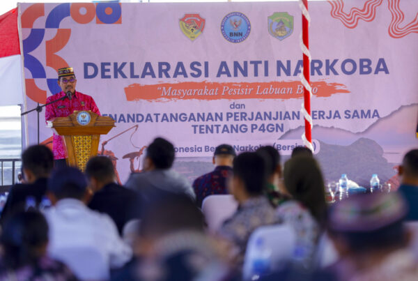 BNNP NTT BANGUN KOMITMEN BERSAMA MASYARAKAT PESISI LABUAN BAJO DALAM PERANG MELAWAN NARKOBA