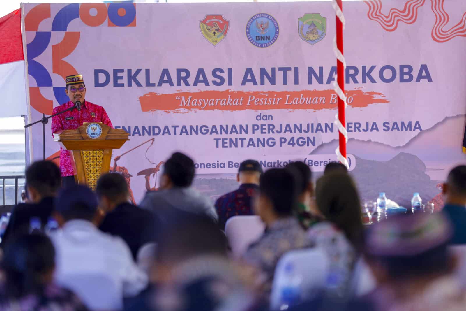 BNNP NTT BANGUN KOMITMEN BERSAMA MASYARAKAT PESISIR LABUAN BAJO DALAM PERANG MELAWAN NARKOBA BNNP NTT BANGUN KOMITMEN BERSAMA MASYARAKAT PESISI LABUAN BAJO DALAM PERANG MELAWAN NARKOBA