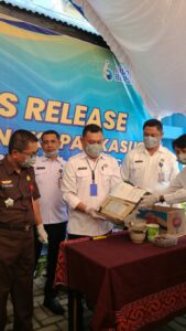 Gagalkan Penyelundupan 500 Gram Ganja dan amankan 8 Pot Ganja, BNNP NTT Gelar Press Release pengungkapan Kasus dan Pemusnahan Barang Bukti Narkotika