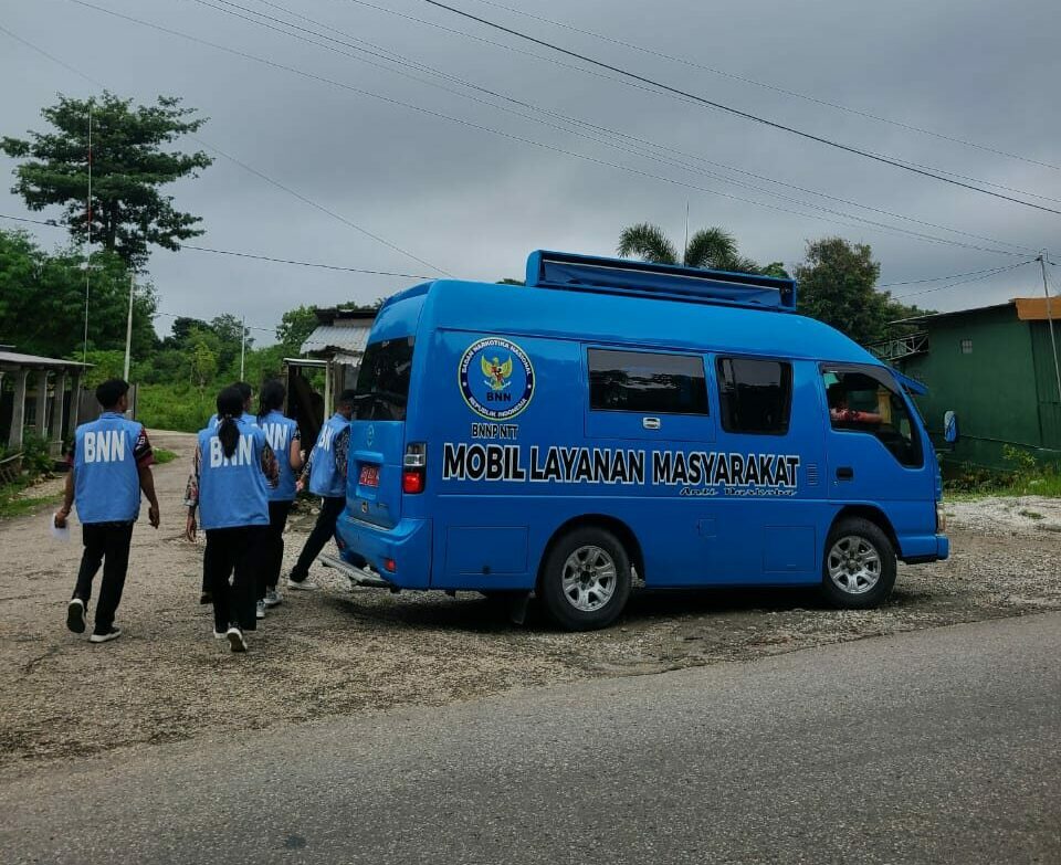 BNNP NTT Keliling dengan MO LAMARAN : Komunikasi, Informasi dan Edukasi tentang Bahaya Penyalahgunaan Narkoba BNNP NTT keliling Mo Lamaran : Komunikasi, Informasi dan Edukasi